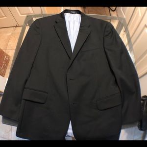 I’m selling my Tommy H jacket